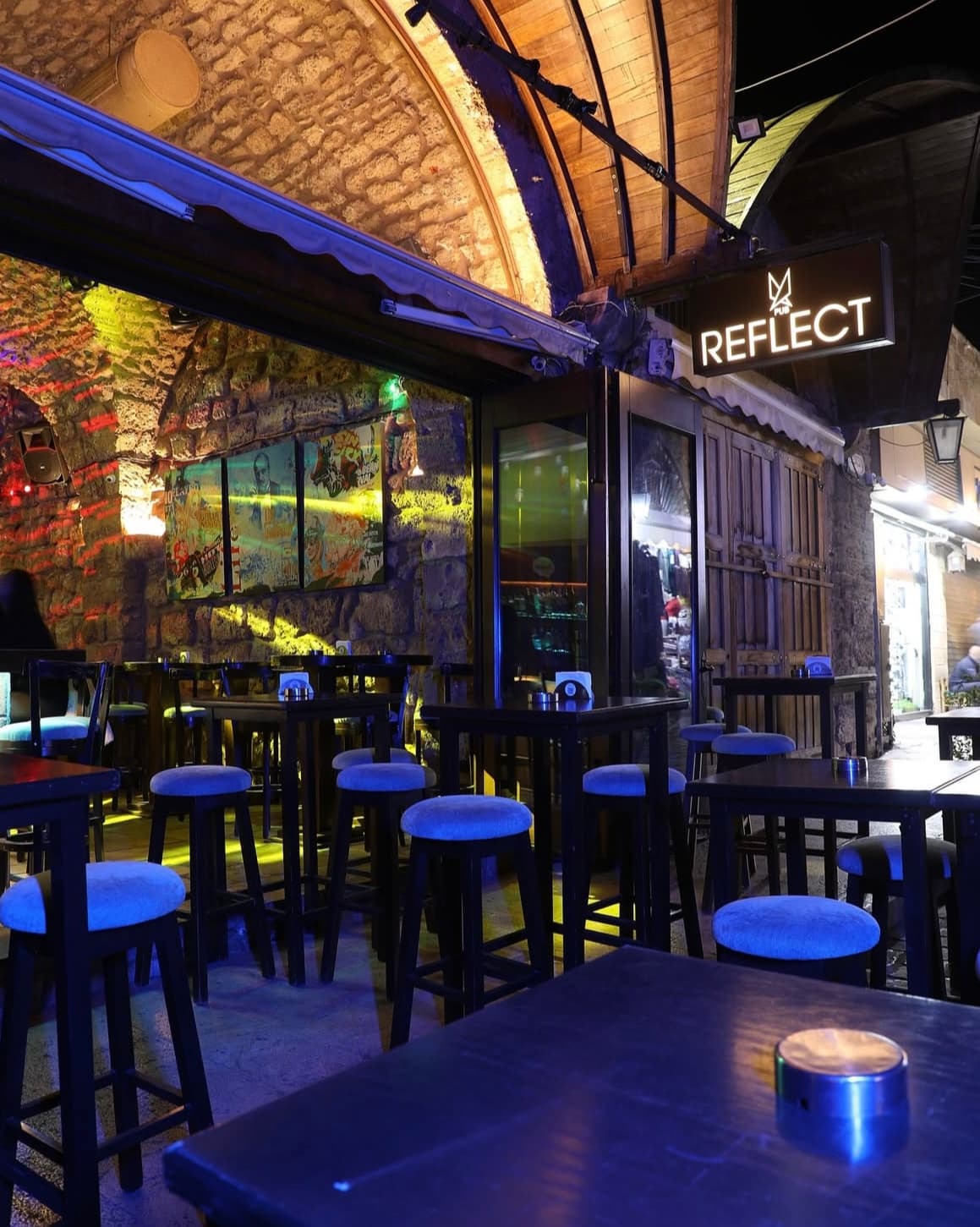 Pub photo 1 background